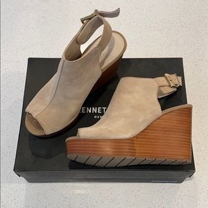 Kenneth Cole Suede Wedges, 6.5 Nude